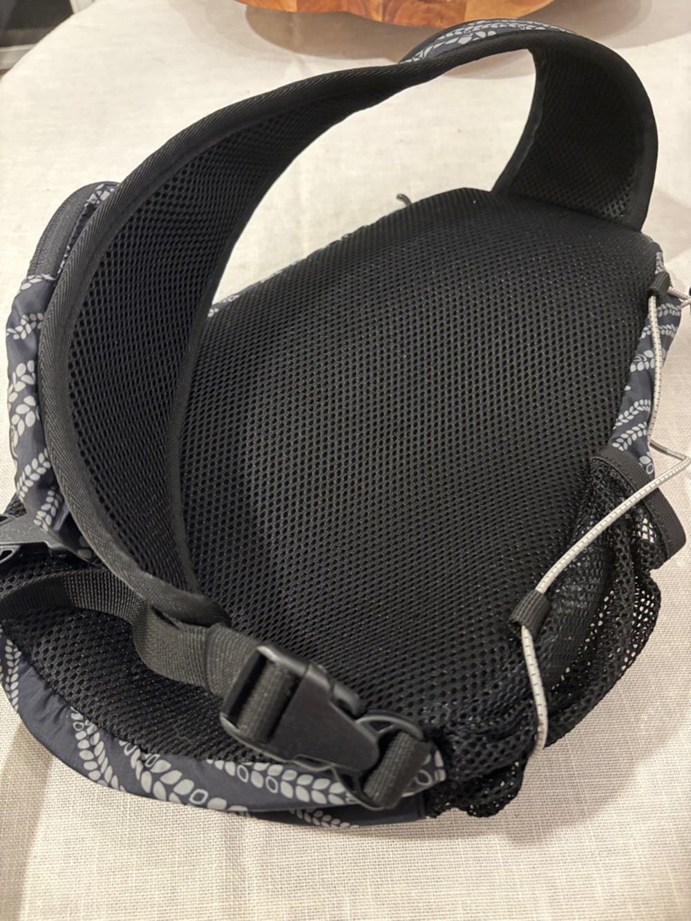 Eddie Bauer Black and Gray Patterned Sling Backpack - Picture 7 of 11